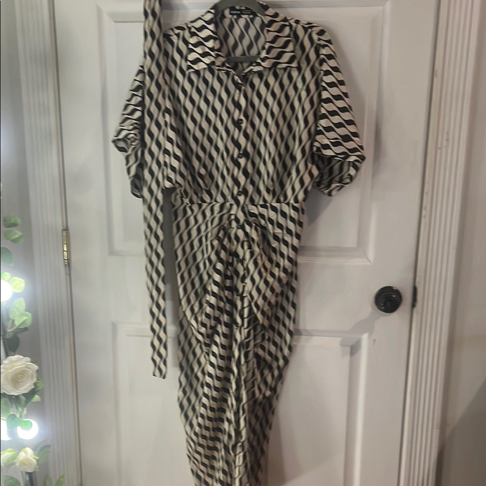 Black and White Geometric Pattern Dress